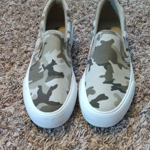 Camo tennis shoes